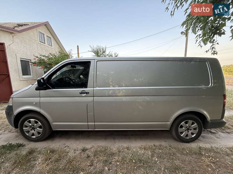 Грузовой фургон Volkswagen Transporter 2007 в Александрие
