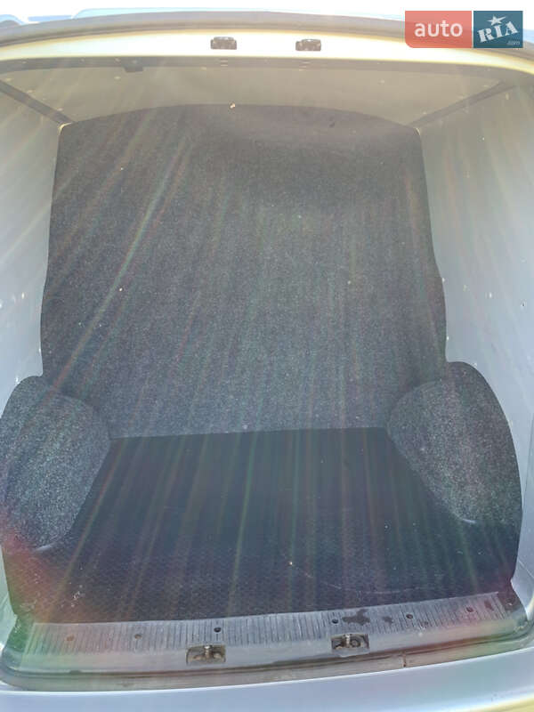 Грузопассажирский фургон Volkswagen Transporter 2013 в Житомире