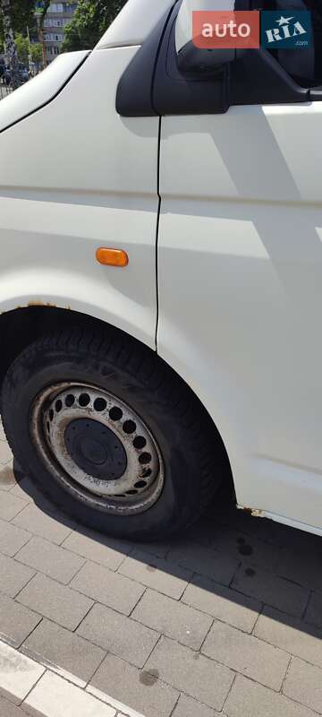 Грузовой фургон Volkswagen Transporter 2006 в Сумах