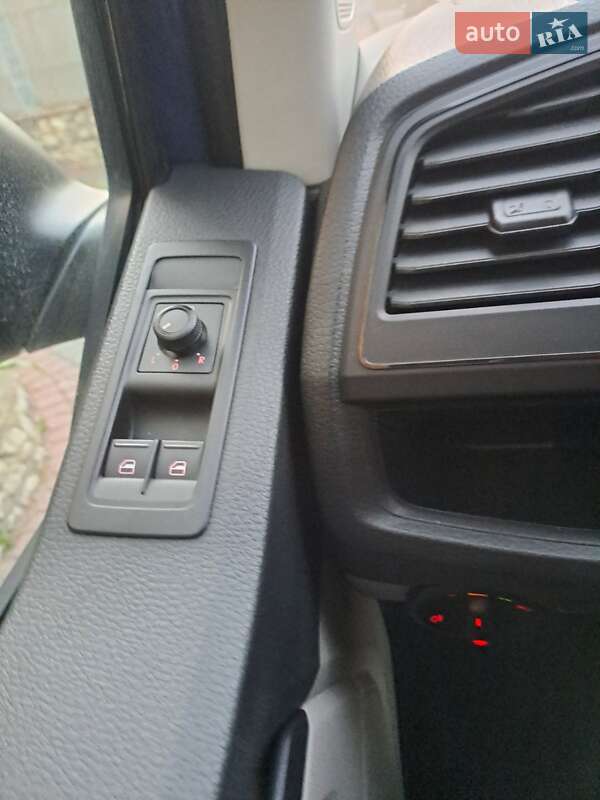 Микроавтобус Volkswagen Transporter 2017 в Ровно