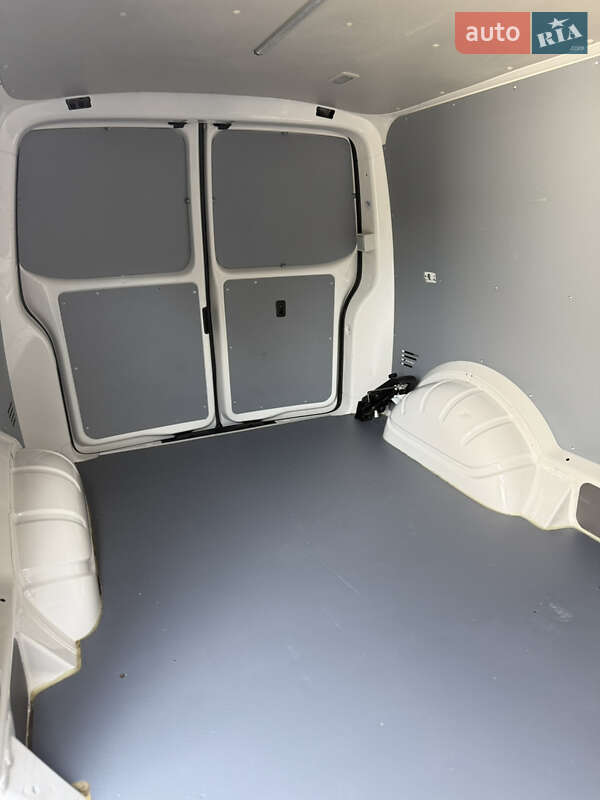 Грузовой фургон Volkswagen Transporter 2021 в Киеве