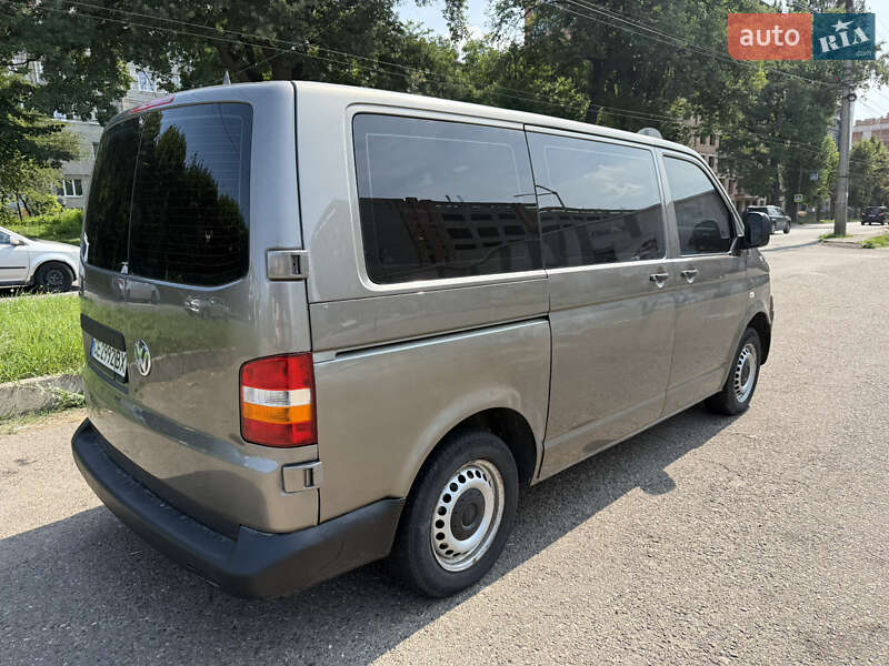 Минивэн Volkswagen Transporter 2009 в Черновцах
