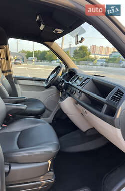 Минивэн Volkswagen Transporter 2016 в 