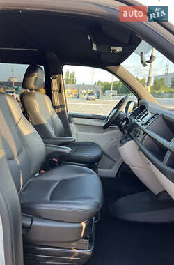 Минивэн Volkswagen Transporter 2016 в 