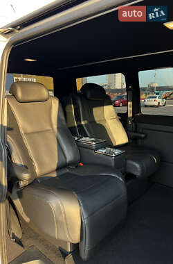 Минивэн Volkswagen Transporter 2016 в 