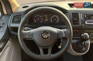 Минивэн Volkswagen Transporter 2016 в 