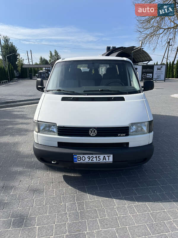 Минивэн Volkswagen Transporter 2000 в Почаеве