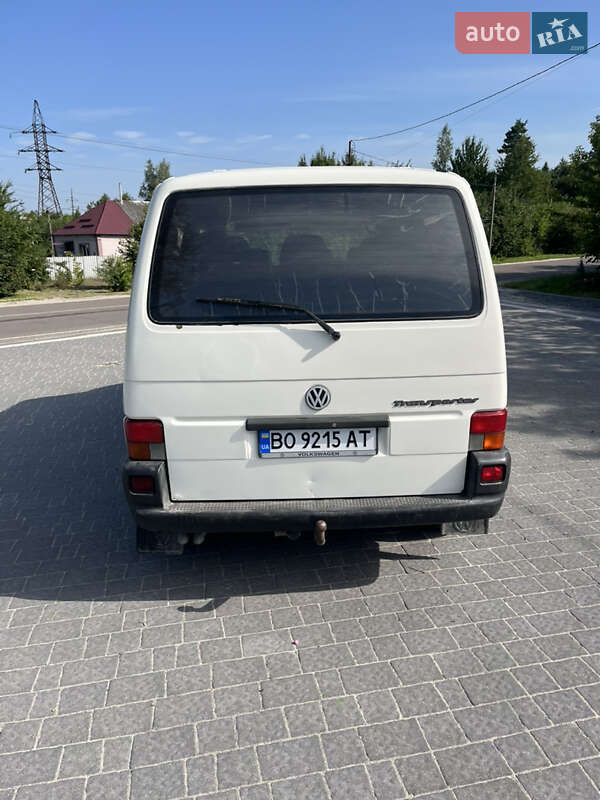Минивэн Volkswagen Transporter 2000 в Почаеве