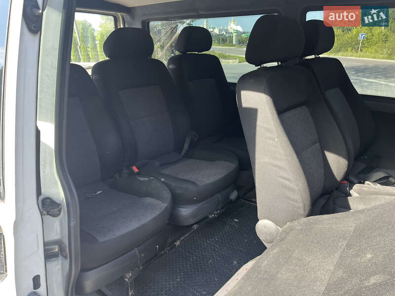 Минивэн Volkswagen Transporter 2000 в Почаеве