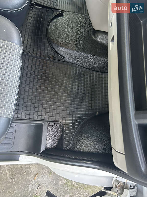 Мінівен Volkswagen Transporter 2018 в Житомирі