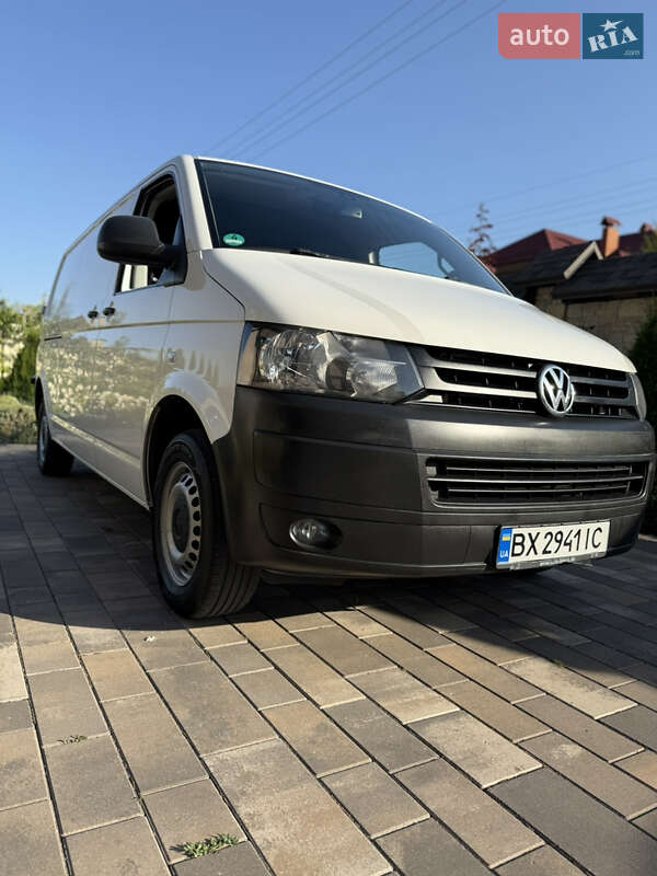 Грузовой фургон Volkswagen Transporter 2014 в Хмельницком