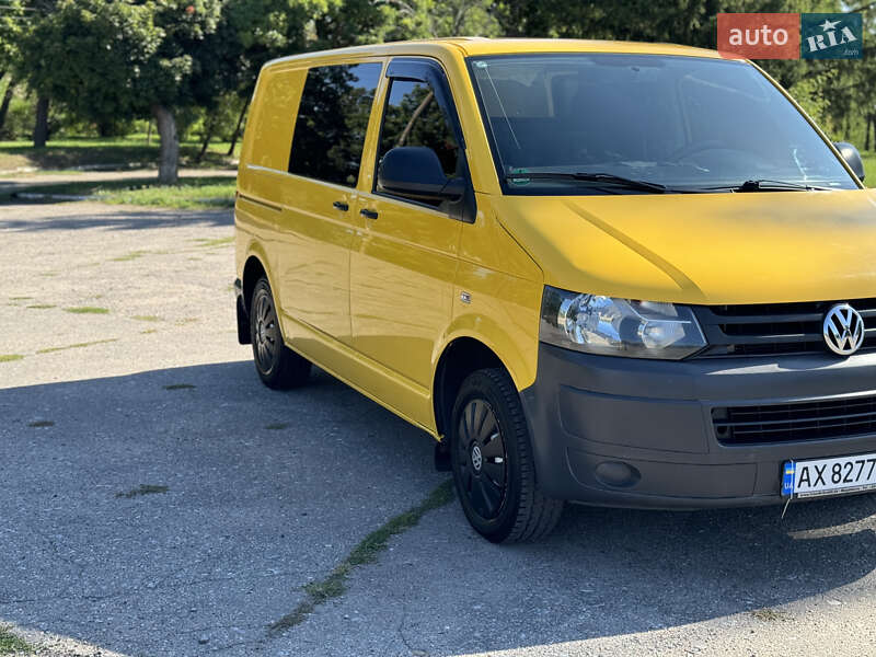 Грузовой фургон Volkswagen Transporter 2011 в Чугуеве