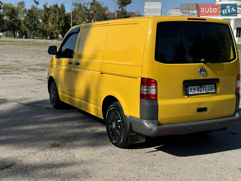 Грузовой фургон Volkswagen Transporter 2011 в Чугуеве