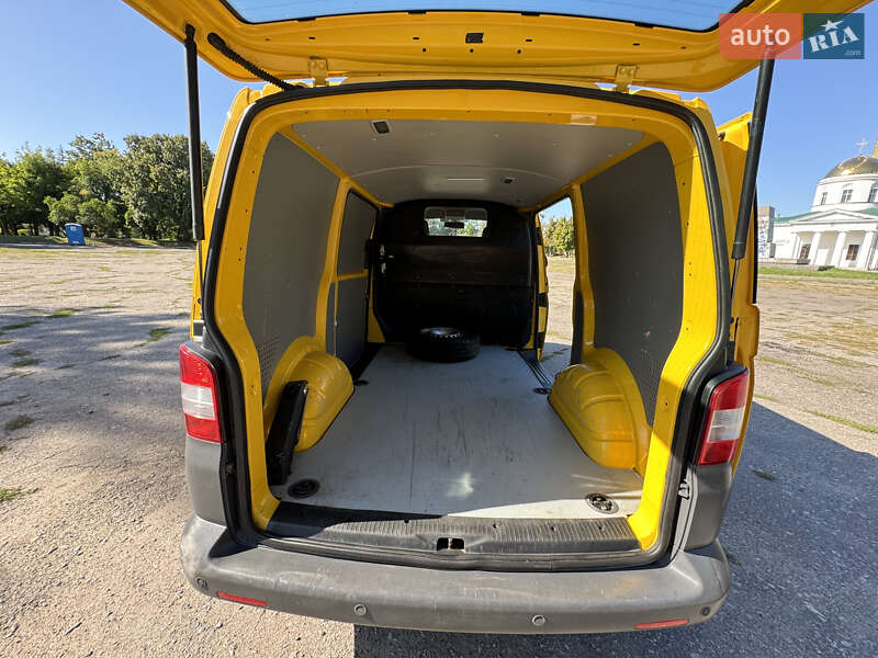 Грузовой фургон Volkswagen Transporter 2011 в Чугуеве