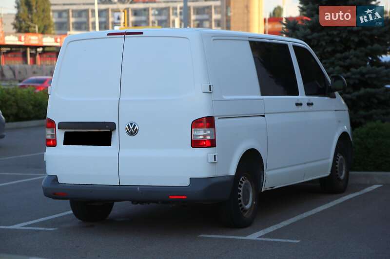 Грузопассажирский фургон Volkswagen Transporter 2012 в Киеве