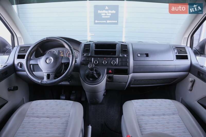Грузопассажирский фургон Volkswagen Transporter 2012 в Киеве