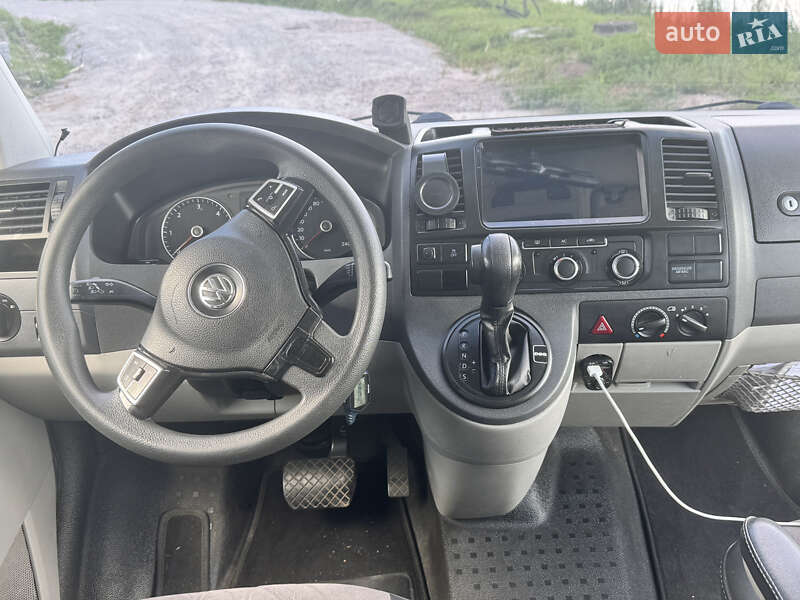 Мінівен Volkswagen Transporter 2011 в Києві