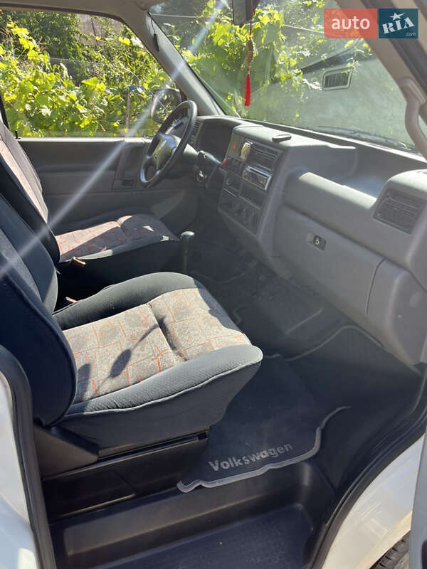 Минивэн Volkswagen Transporter 2000 в Новоднестровске
