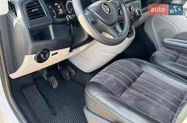 Минивэн Volkswagen Transporter 2015 в 