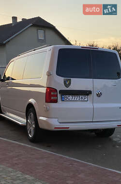 Минивэн Volkswagen Transporter 2016 в 