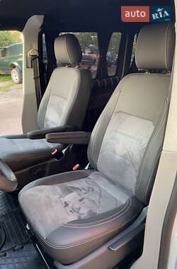 Минивэн Volkswagen Transporter 2016 в 