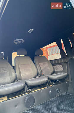 Минивэн Volkswagen Transporter 2016 в 