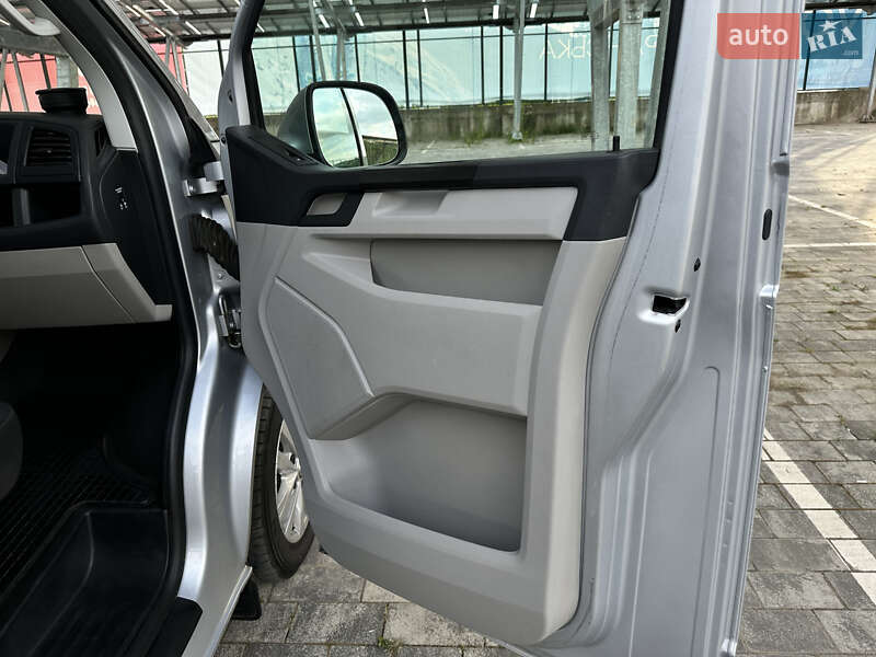 Вантажний фургон Volkswagen Transporter 2018 в Львові