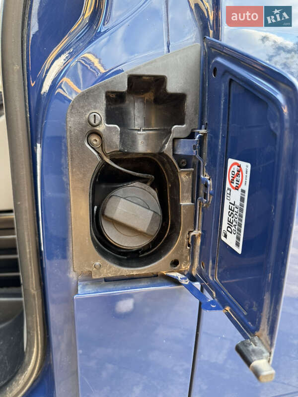 Грузовой фургон Volkswagen Transporter 2013 в Ровно