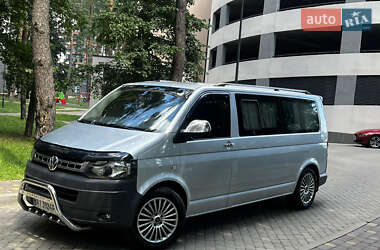 Минивэн Volkswagen Transporter 2010 в 