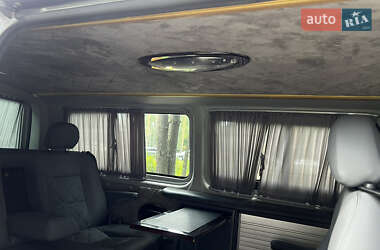 Минивэн Volkswagen Transporter 2010 в 