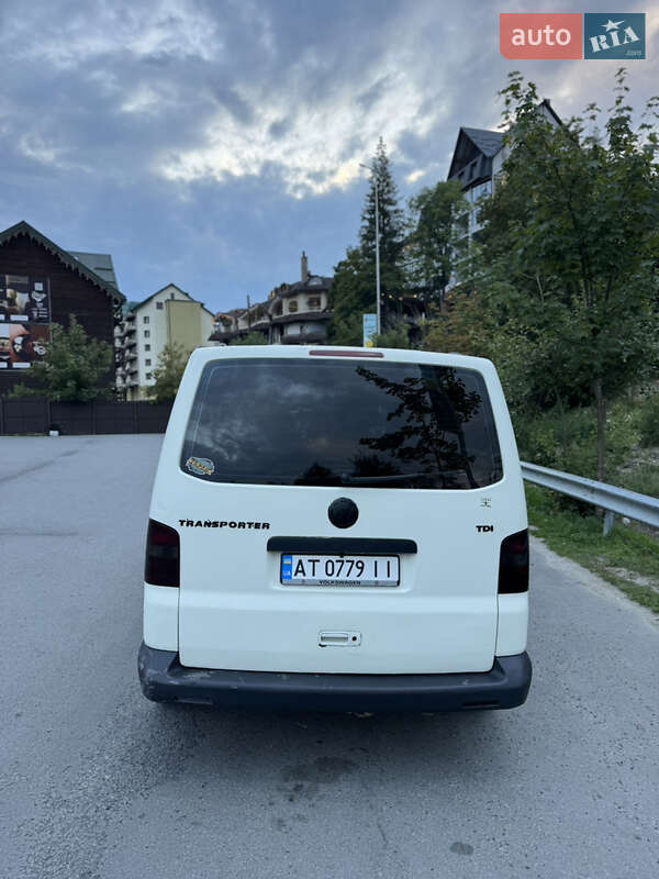 Минивэн Volkswagen Transporter 2004 в Буковеле