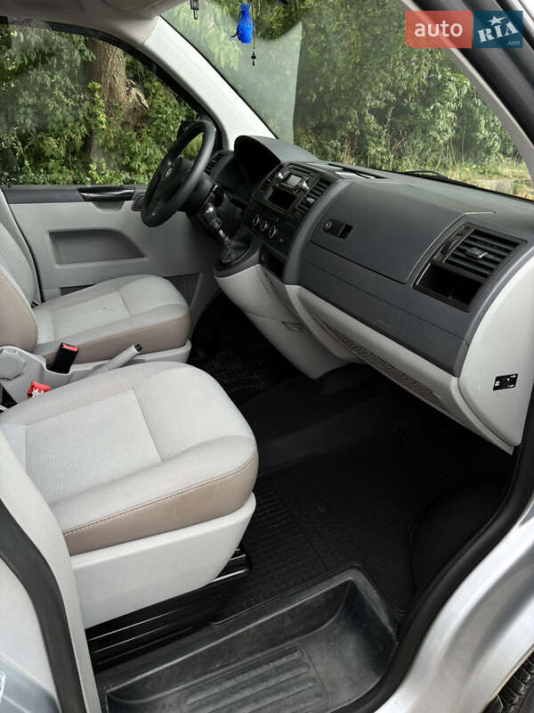 Минивэн Volkswagen Transporter 2010 в Луцке
