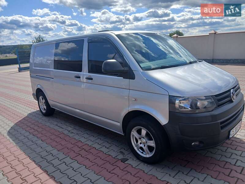 Грузовой фургон Volkswagen Transporter 2013 в Черновцах