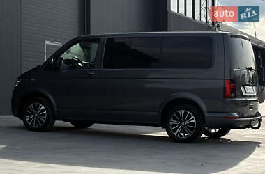 Минивэн Volkswagen Transporter 2021 в 