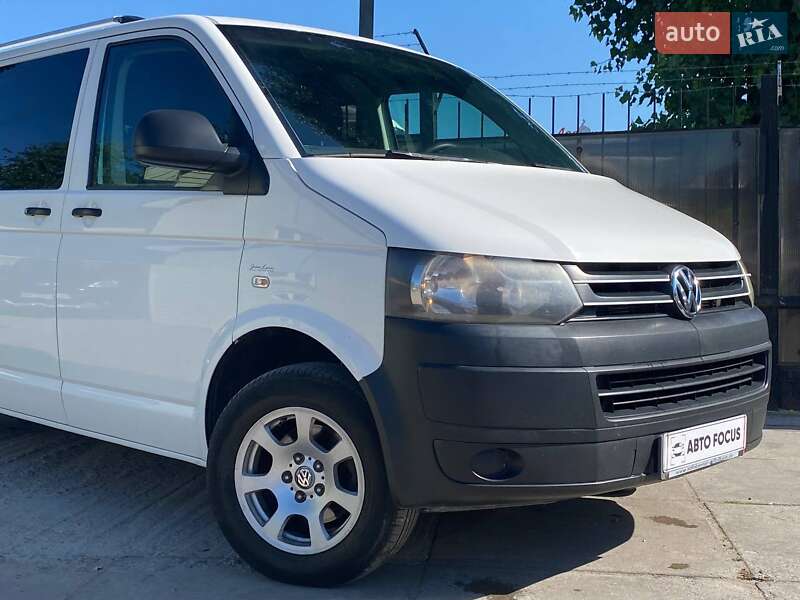 Грузопассажирский фургон Volkswagen Transporter 2013 в Киеве