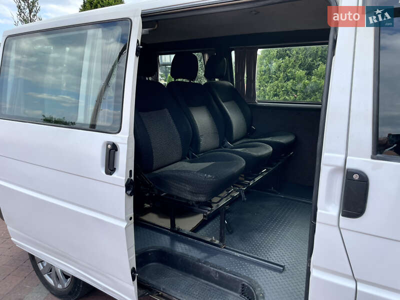 Минивэн Volkswagen Transporter 2003 в Стрые