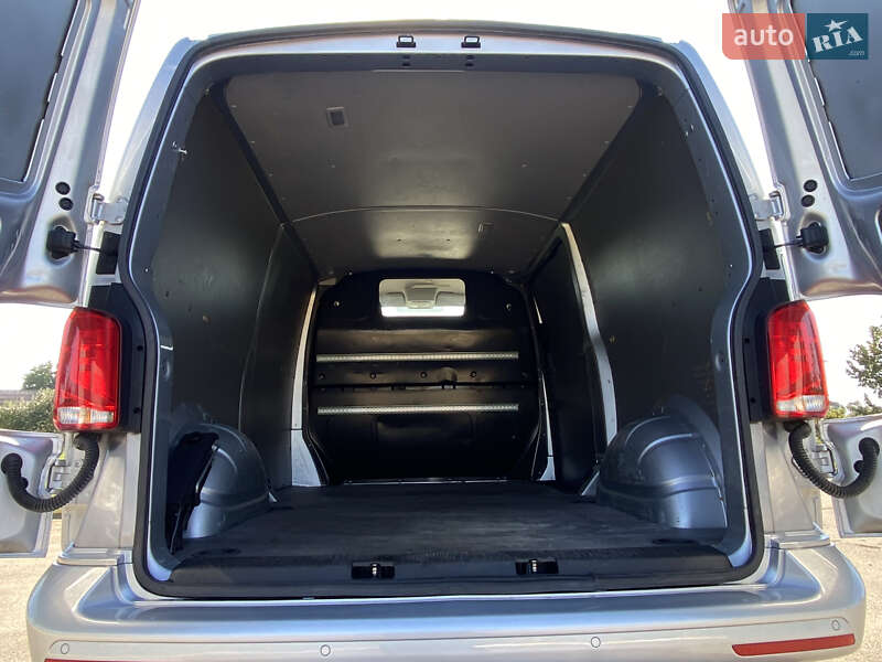 Грузовой фургон Volkswagen Transporter 2021 в Ирпене