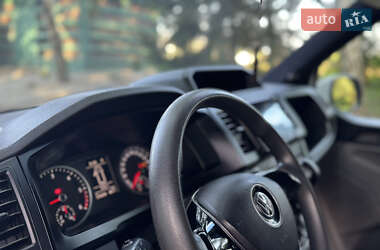 Минивэн Volkswagen Transporter 2016 в 