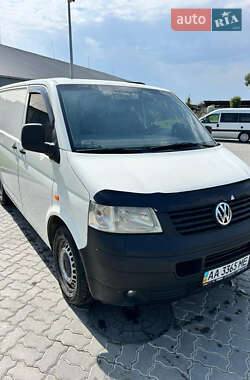 Грузовой фургон Volkswagen Transporter 2004 в Львове