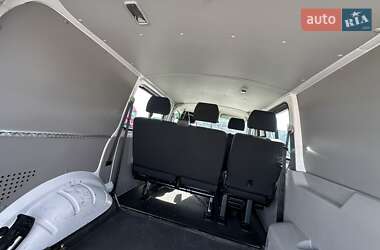 Минивэн Volkswagen Transporter 2015 в 