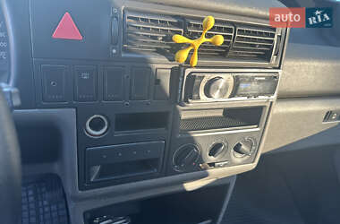 Грузопассажирский фургон Volkswagen Transporter 2002 в 