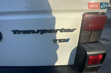 Грузопассажирский фургон Volkswagen Transporter 2002 в 