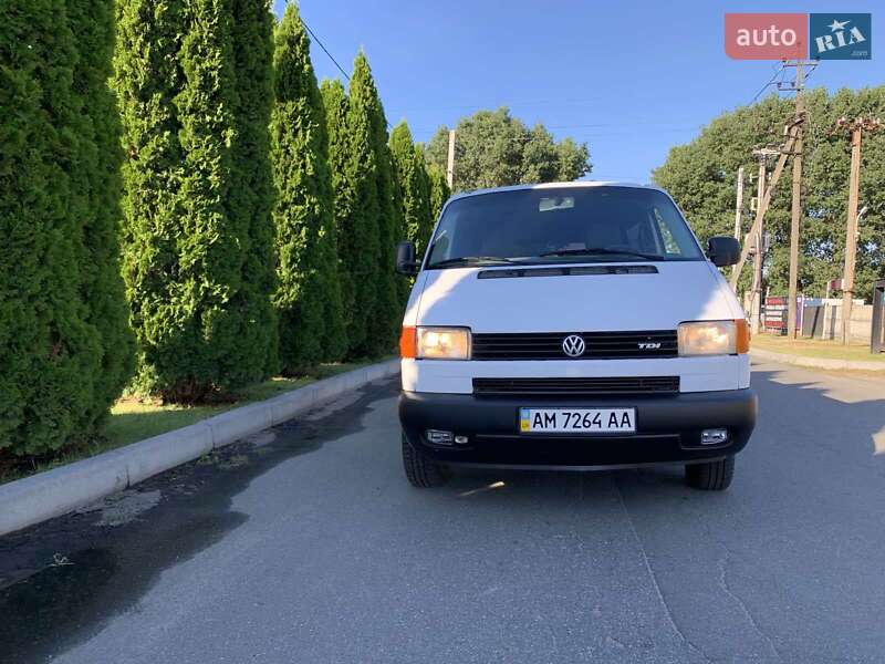 Минивэн Volkswagen Transporter 2000 в Броварах