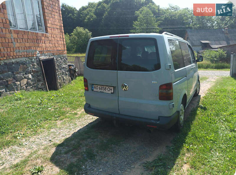 Минивэн Volkswagen Transporter 2005 в Хусте
