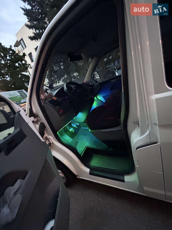 Минивэн Volkswagen Transporter 2008 в Рахове