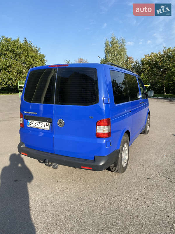 Минивэн Volkswagen Transporter 2010 в Ровно