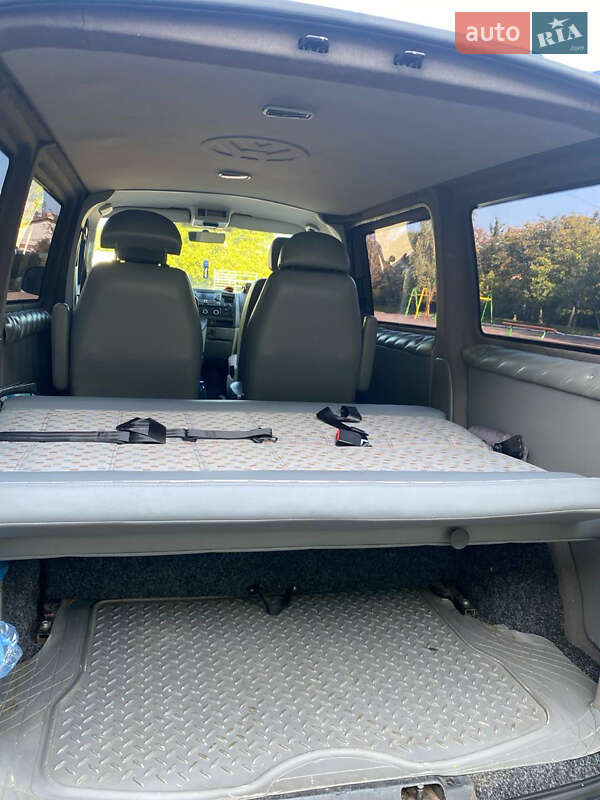 Минивэн Volkswagen Transporter 2010 в Ровно