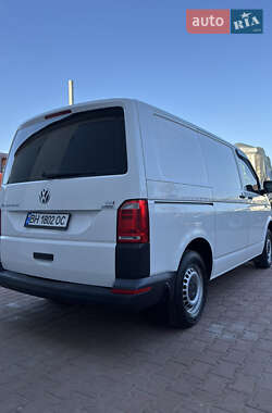Грузопассажирский фургон Volkswagen Transporter 2015 в 