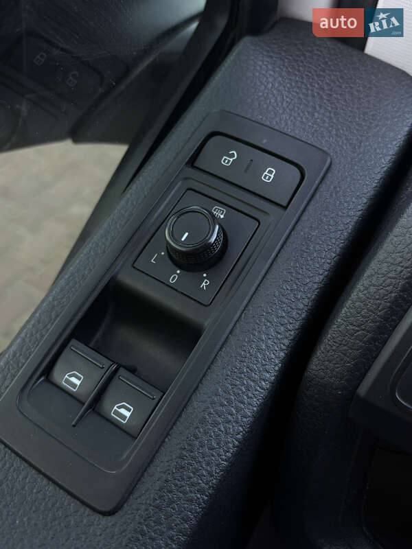 Грузопассажирский фургон Volkswagen Transporter 2015 в Одессе