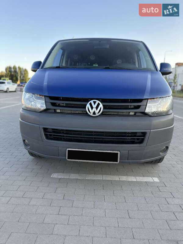 Минивэн Volkswagen Transporter 2010 в Виннице